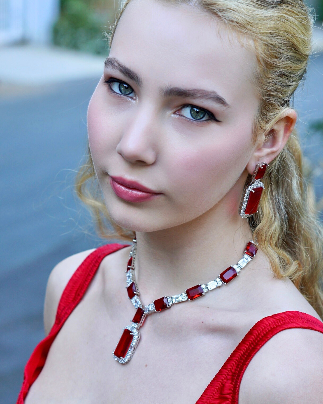 Rose Prom Night Necklace Set